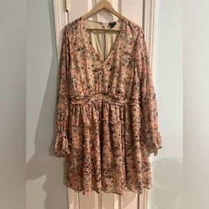 Beautiful flower print dress from Torrid. Size 1 (US 14-16).